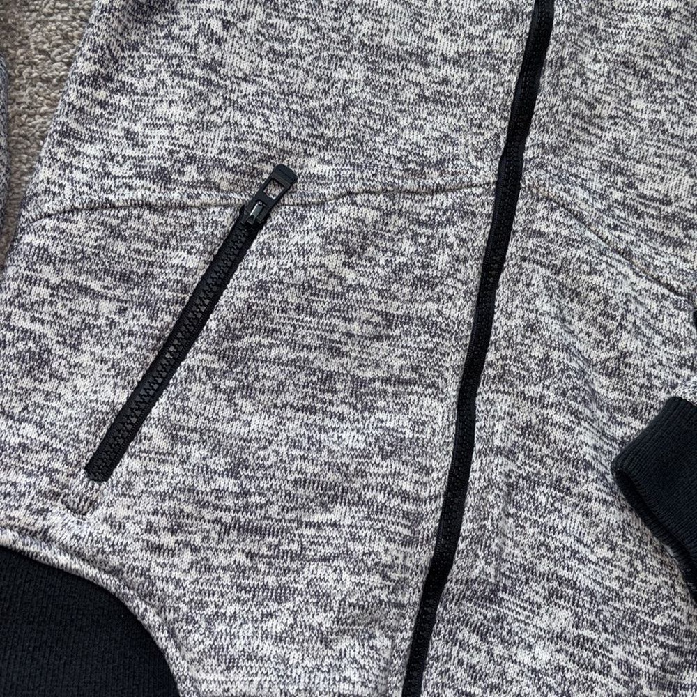 Calvin Klein performance jacket - Picture 2 of 7